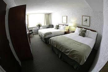 Compass Point Inn - Surrey Luaran gambar